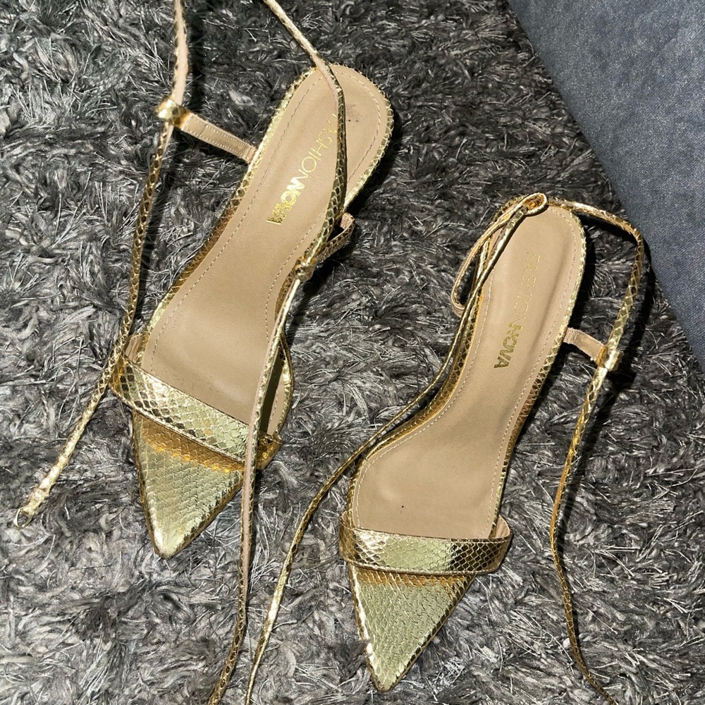 GOLD TIE UP HEELS